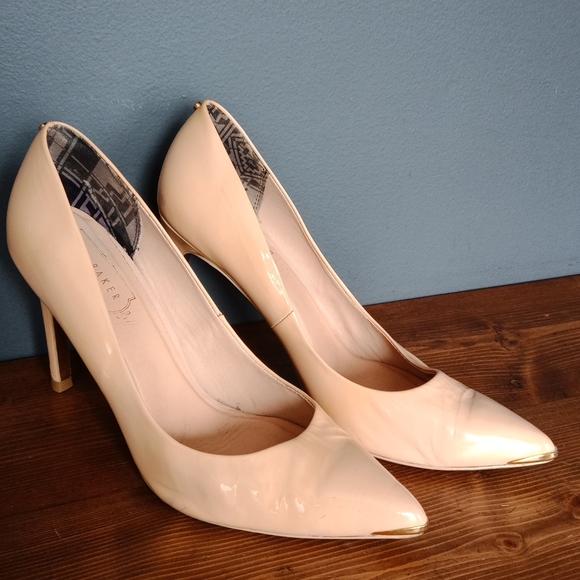Ted Baker London Shoes | Ted Baker Nude Classic Heels | Color: Cream/Tan | Size: 7 | Vivalucky's Closet